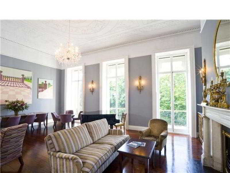 Townhouse On The Green Дублин Экстерьер фото